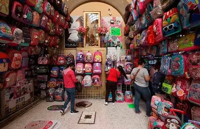 Llegaron más caras las mochilas este año