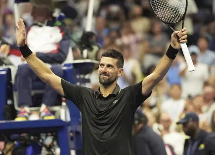 Novak Djokovic vence a Learner Tien en el Abierto de Estados Unidos