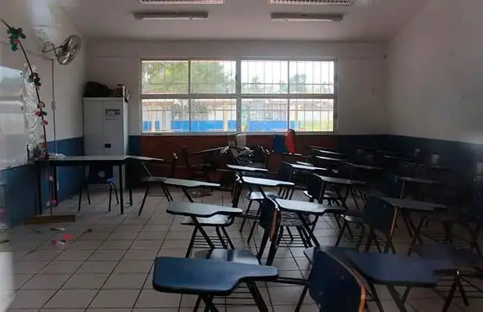 Por baja natalidad, ya sobran profesores