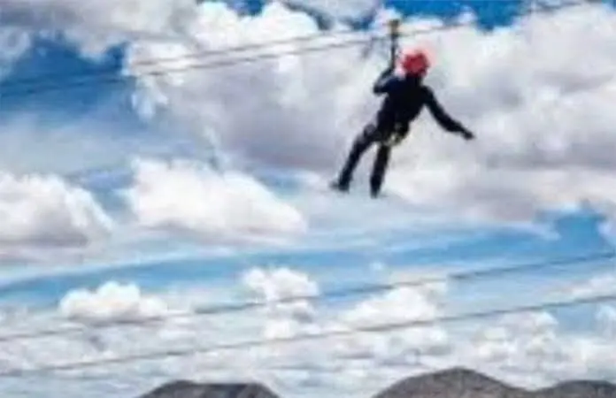 Se accidenta una mujer en tirolesa