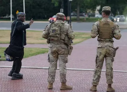Trump sopesa despliegue militar en más ciudades