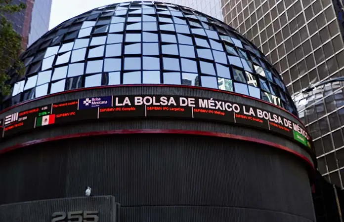 BMV retrocede 1.24% 