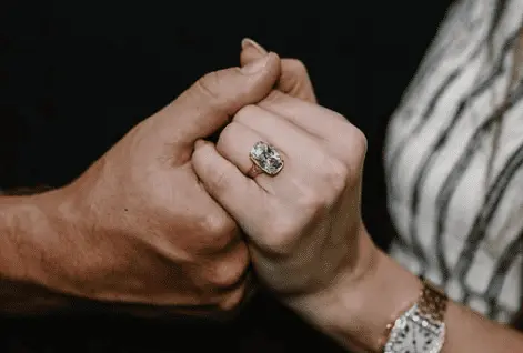 ¿Cuánto cuesta el anillo de compromiso de Taylor Swift?