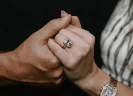 ¿Cuánto cuesta el anillo de compromiso de Taylor Swift?