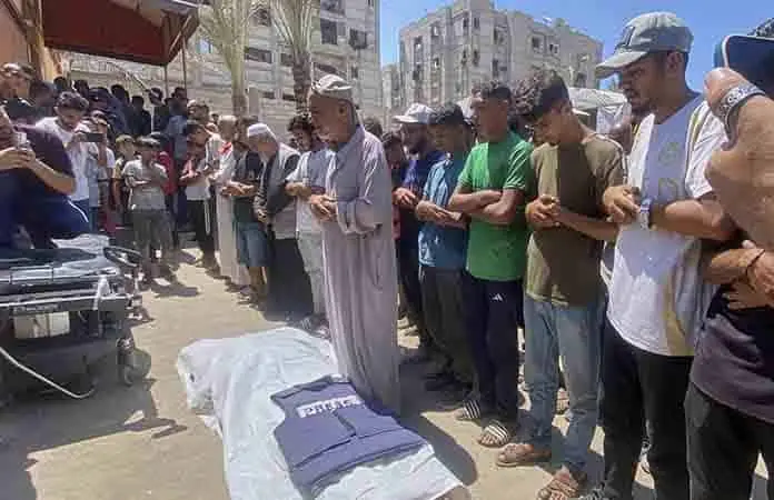 Israel cañonea 2 veces hospital en Yan Yunis