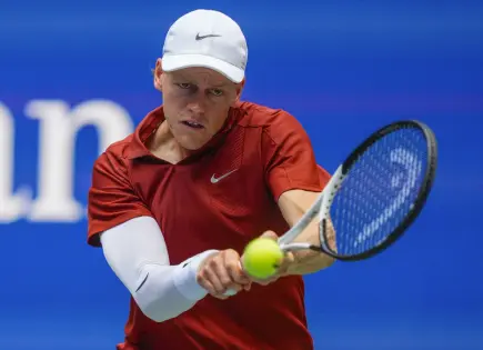 Jannik Sinner arranca defensa del título con aplastante victoria en Abierto de Estados Unidos