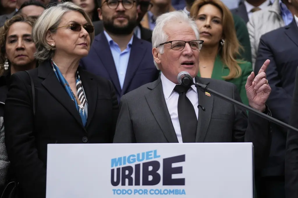 Padre de Miguel Uribe Londoño se postula a presidencia tras trágico suceso