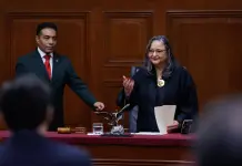 Realizan desangelada sesi&oacute;n de informe de Norma Pi&ntilde;a