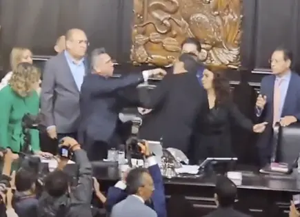 Gerardo Fernández Noroña denunciará penalmente a Alejandro Moreno por lesiones en el Senado