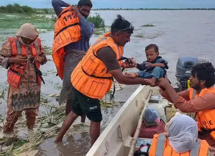 Evacuaciones masivas en el este de Pakistán