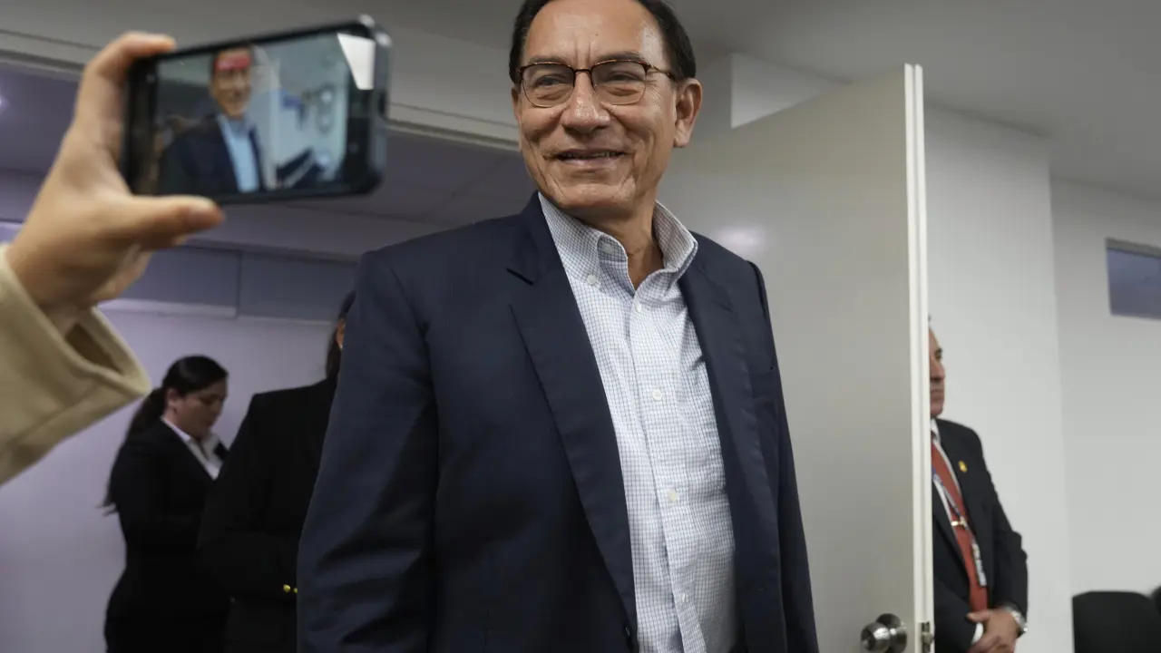 Exmandatario peruano Vizcarra retorna a cárcel para expresidentes
