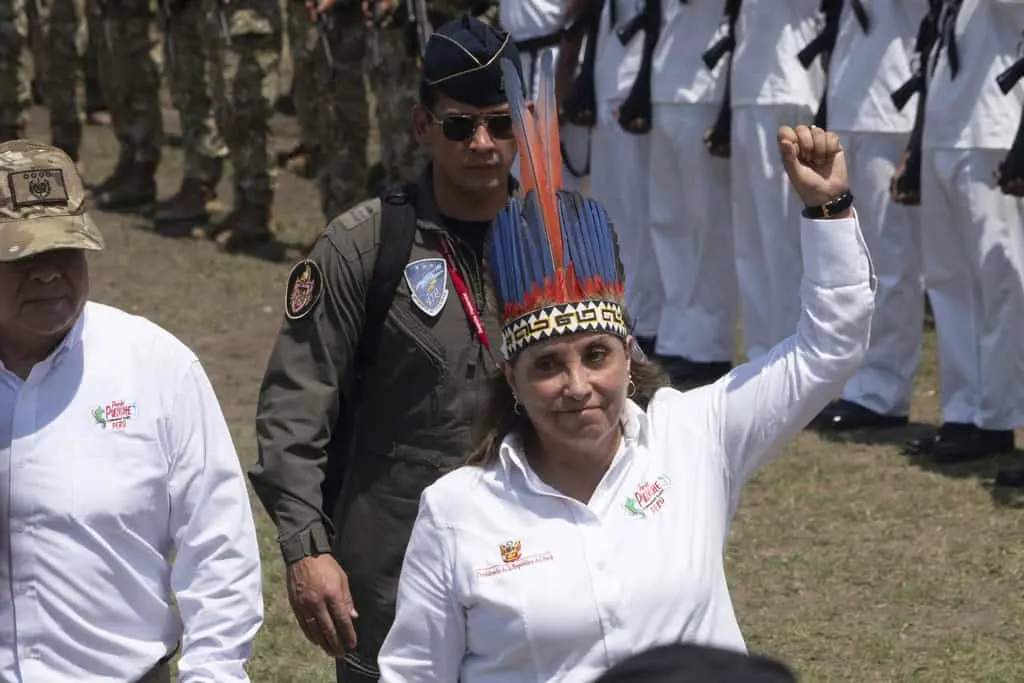 Fiscalía de Perú allana casa del hermano de la presidenta Dina Boluarte