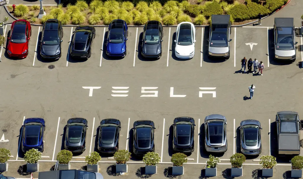 Caen ventas de Tesla en Europa por rechazo hacia Elon Musk