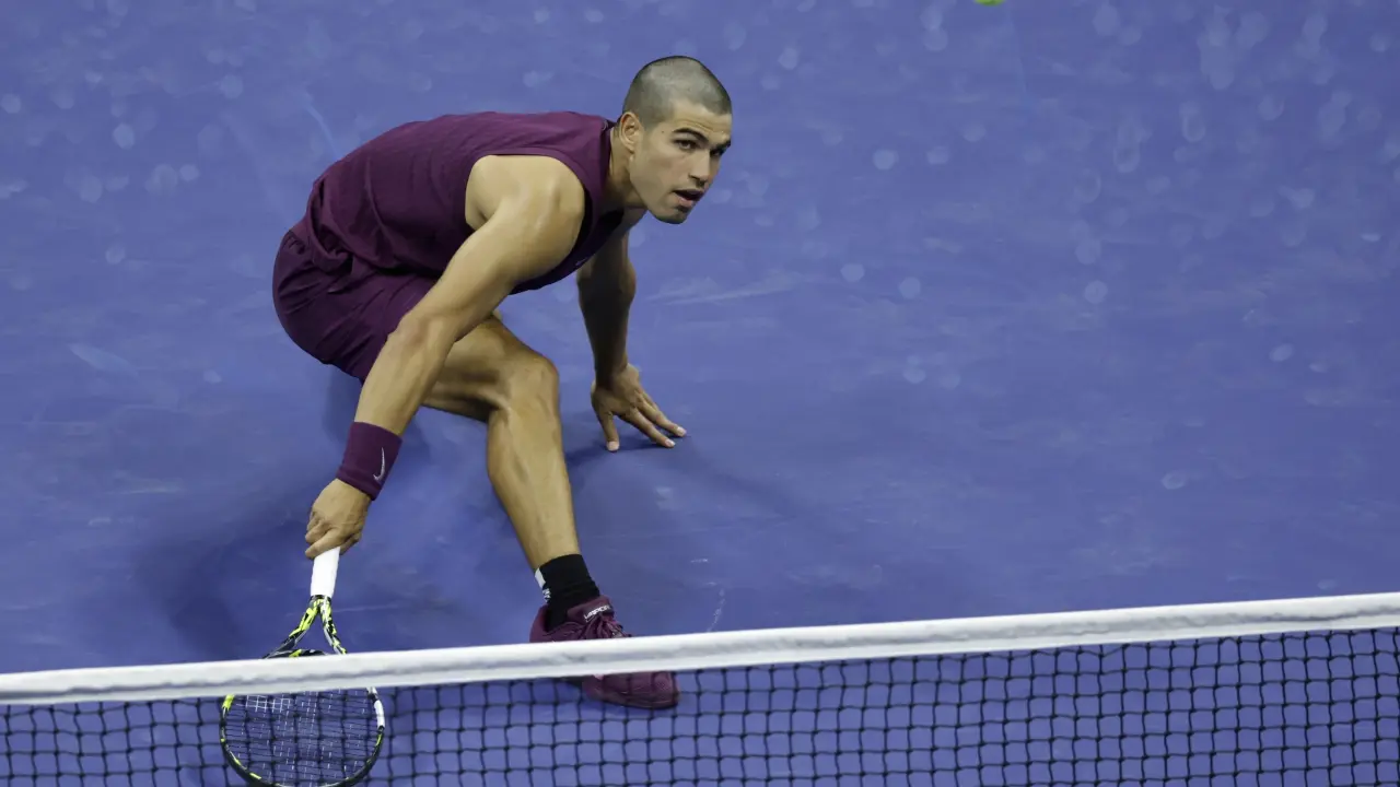 Carlos Alcaraz sorprende al imitar el golf tras su victoria en Flushing Meadows