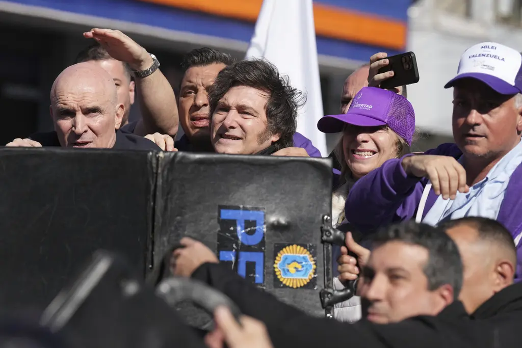 Milei rechaza acusaciones de corrupción hacia su hermana