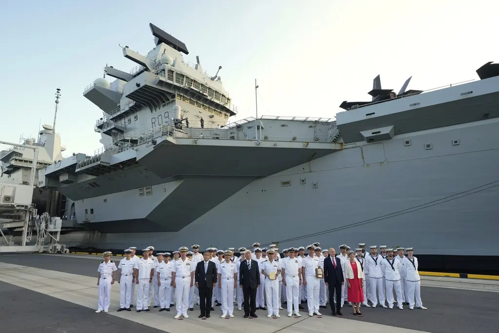 Portaaviones HMS Prince of Wales llega a Japón en histórica visita