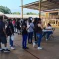 Entregan apoyos escolares en Valles