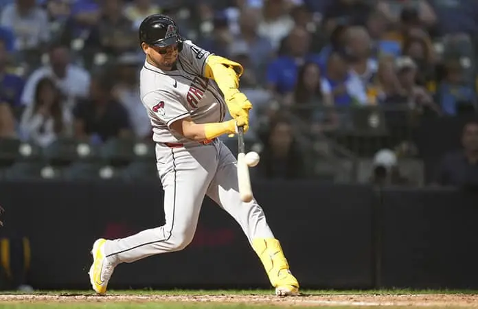 Racimo de seis carreras impulsa triunfo de Dbacks