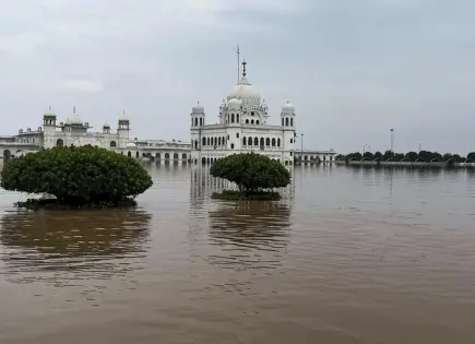 Rescatistas en Pakistán se movilizan ante Inundaciones y Desbordamiento de Ríos