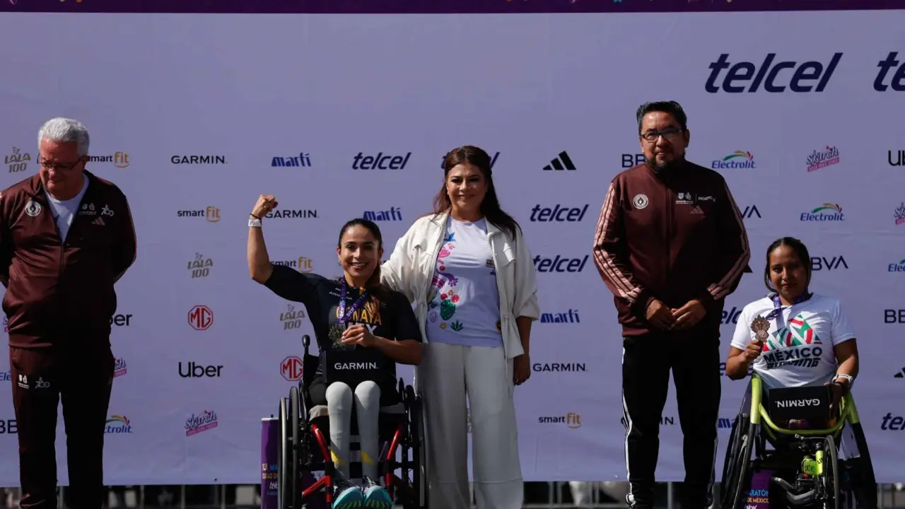 Atleta en silla de ruedas denuncia baches y discriminación en maratón de la CDMX
