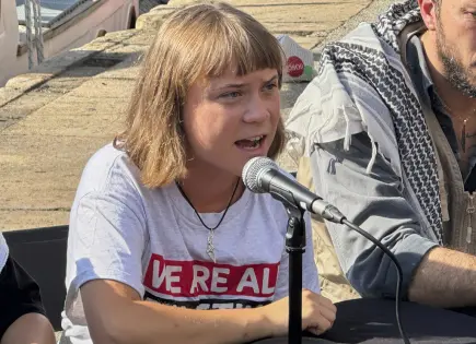 Flotilla con ayuda humanitaria parte hacia Gaza desde Barcelona