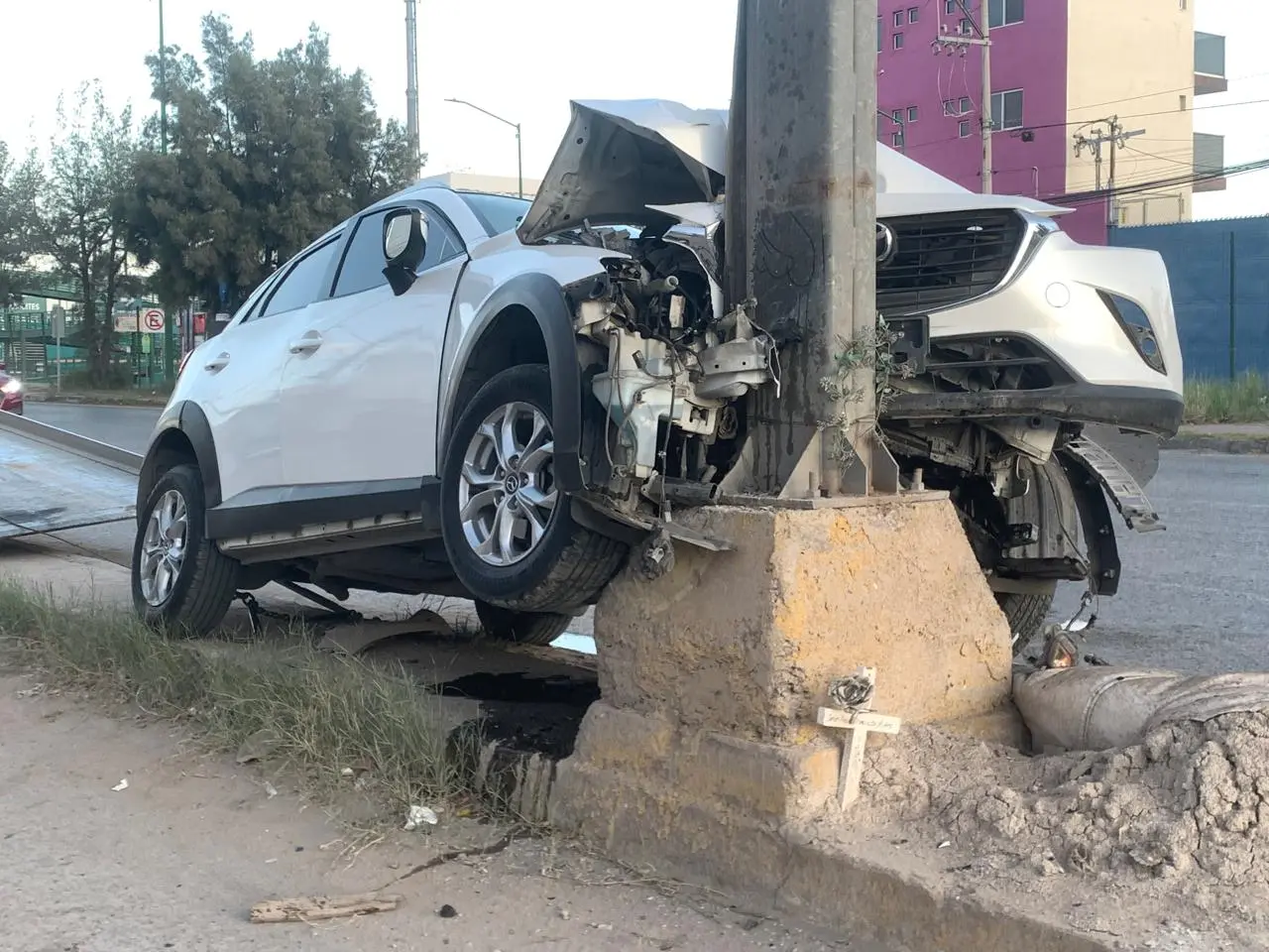 Una persona lesionada en choque sobre la carretera a Rioverde