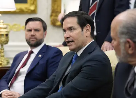 Ecuador negocia con EE. UU. para recibir migrantes en medio de visita de Marco Rubio