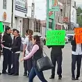 Cierran vialidades por manifestación en Coronel Romero