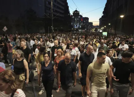 Protestas masivas en Serbia contra el presidente Vucic