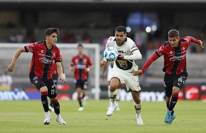 Triunfo agónico de los Pumas