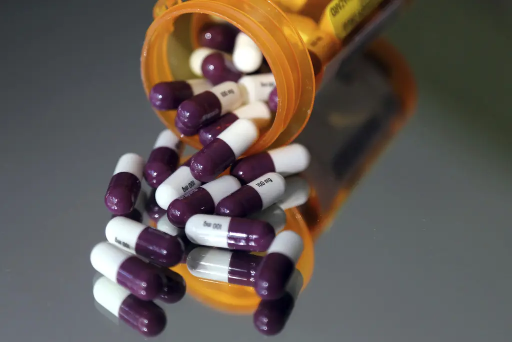 Trump propone aranceles del 200% a medicamentos importados