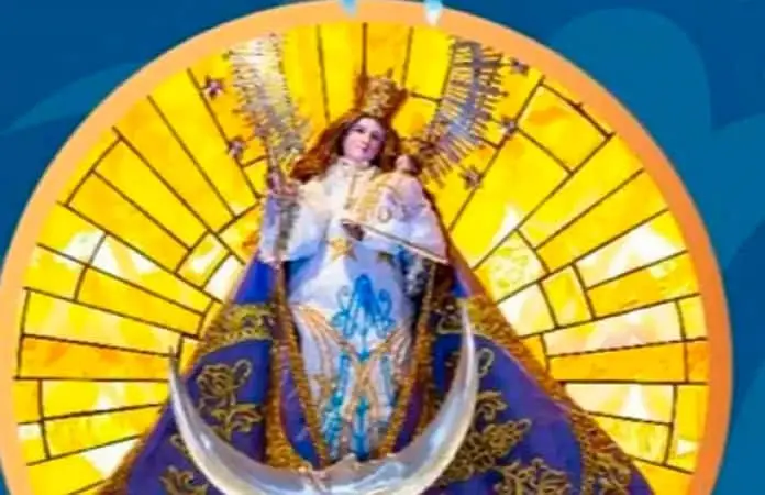 “Bajan” la Virgen de los Remedios del barrio de Tequis