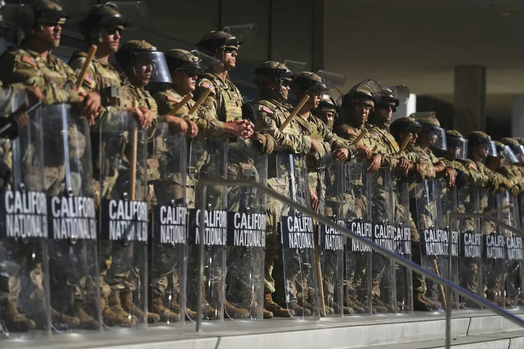 Juez dictamina despliegue ilegal de Guardia Nacional en Los Ángeles