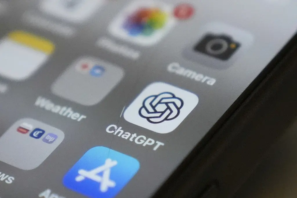 OpenAI y Meta adaptan chatbots para asistir a adolescentes en crisis emocionales