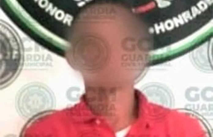 Supuesto ladrón es atrapado con navaja