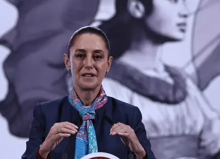 Claudia Sheinbaum elogia a Sedena y Marina en desfile militar