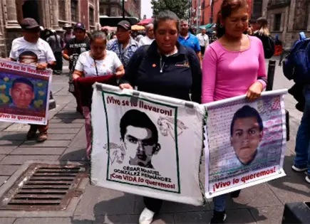 Preocupación de padres y madres de normalistas de Ayotzinapa por falta de avances en investigación