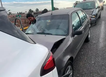 Carambola deja un lesionado y daños cuantiosos