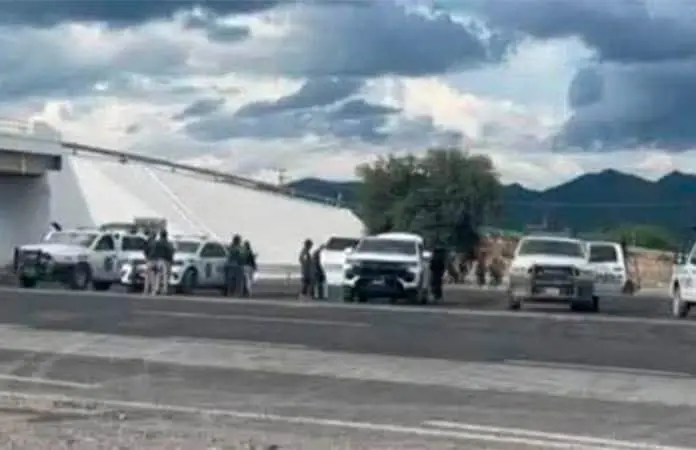 Hallan un cuerpo colgado en puente La Bonita
