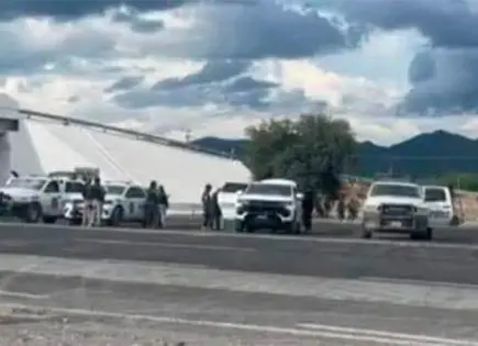 Hallan un cuerpo colgado en elpuente La Bonita