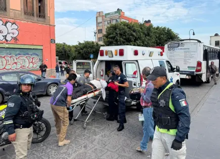Fotos | Chofer de urbano sufre infarto en pleno centro histórico