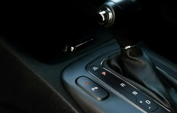 ¿Para qué sirve realmente la letra "P" en un auto automático?