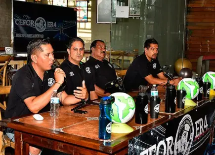 Presentan nueva escuela de futbol