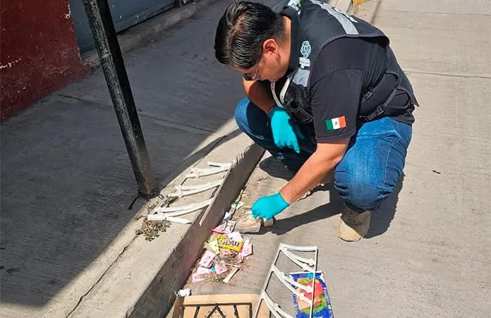 Tiran desechos hospitalarios en calles de la zona urbana