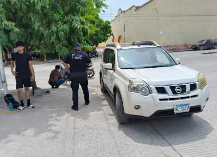 Accidente vial en Ciudad Valles: motociclista tumbado por camioneta