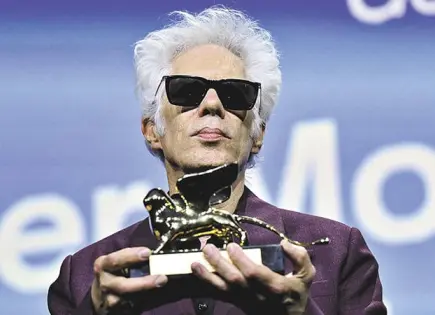 ‘FATHER MOTHER SISTER BROTHER’, LEÓN DE ORO DE VENECIA