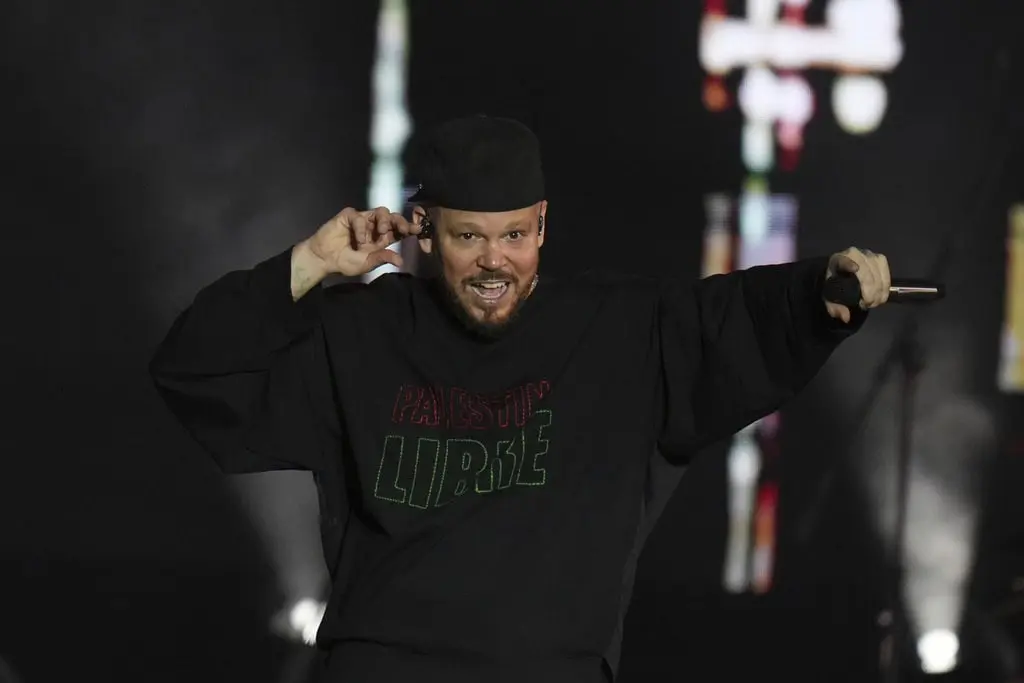 Residente supera a Café Tacvba; reunió a 180 mil almas en el Zócalo