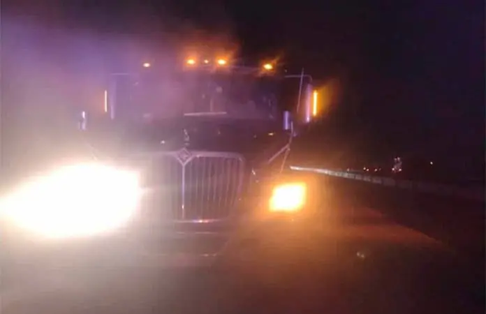 Se incendia camión de carga