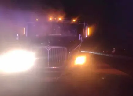 Se incendia camión de carga