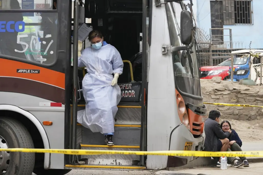 Gobierno de Perú enfrenta ola de violencia en transporte público